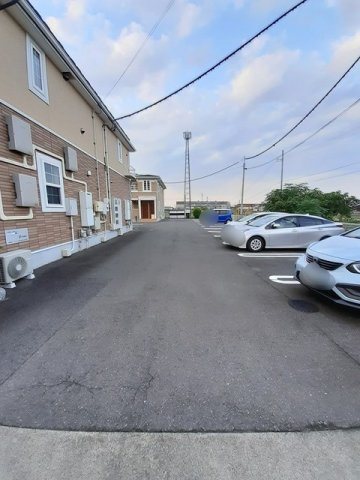 シームリー　Ａの駐車場