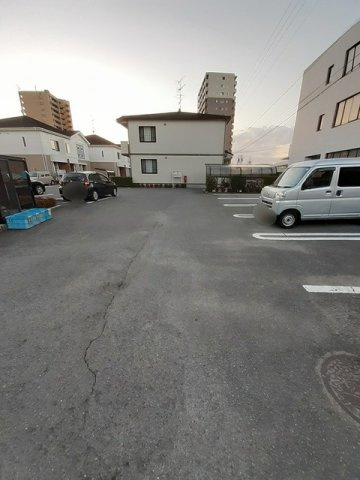 ガーデン　ヴィラＡの駐車場