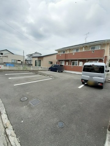 中村ハイツ　ミレの駐車場