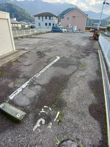 サニーミニヨンハウスの駐車場
