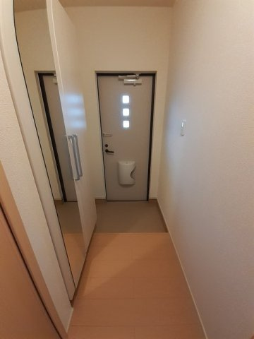 リヴェールⅧの玄関