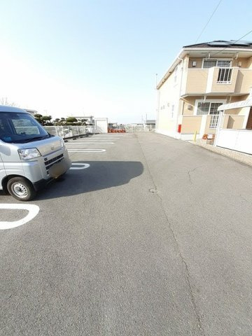 セイランの駐車場