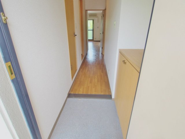 パストラル大町の玄関