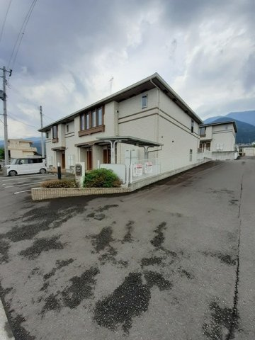 ヴィラ・ソレイユⅡＡの駐車場
