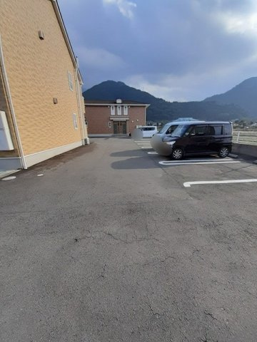 サングリーンハイツＡの駐車場