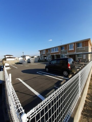 笑顔館Ⅱの駐車場