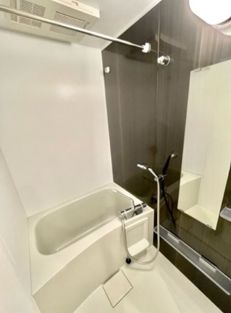 ラクラス四谷三丁目の浴室|嬉しいバス・トイレ別