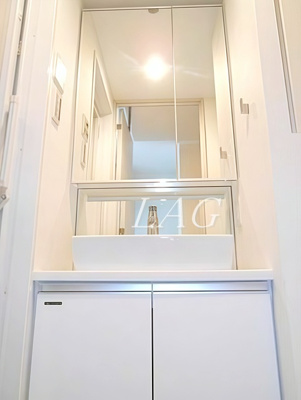 【洗面所】 | ＭＡＬＵＬＡＮＩ　南青山 | 洗面台です。