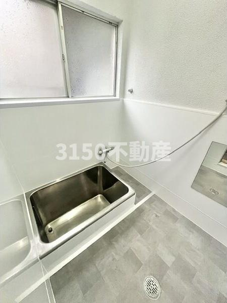 鏡島中戸建の浴室