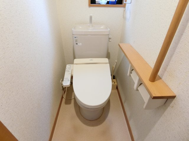 あきる野市伊奈　中古戸建のトイレ