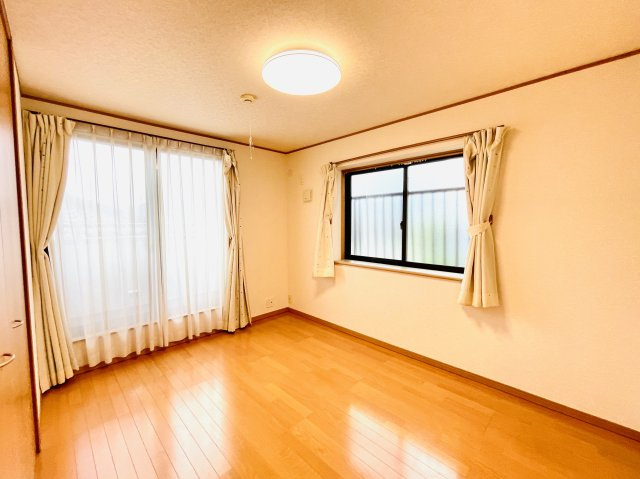 あきる野市伊奈　中古戸建の洋室