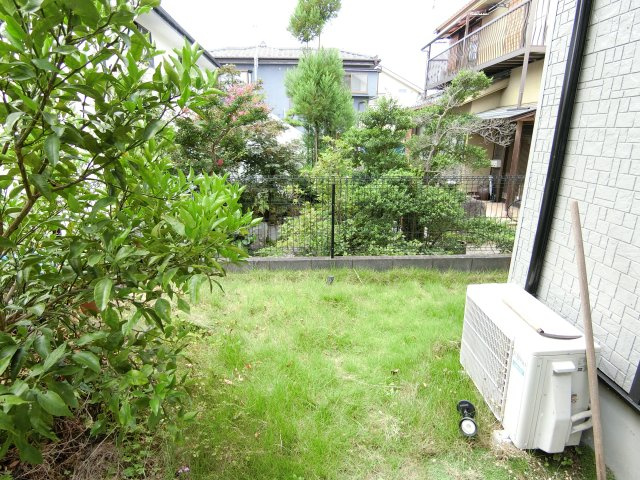 あきる野市伊奈　中古戸建の庭|お庭あります