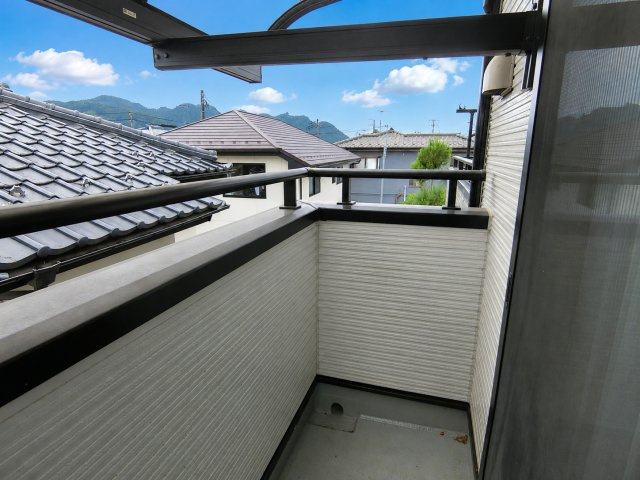 あきる野市伊奈　中古戸建のバルコニー|南向きで日当たり良好です！