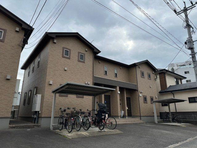 フォレストハウス野間のエントランス