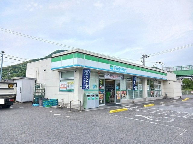 ウイング　Ｂの周辺|ファミリーマート福川南町店まで1500m