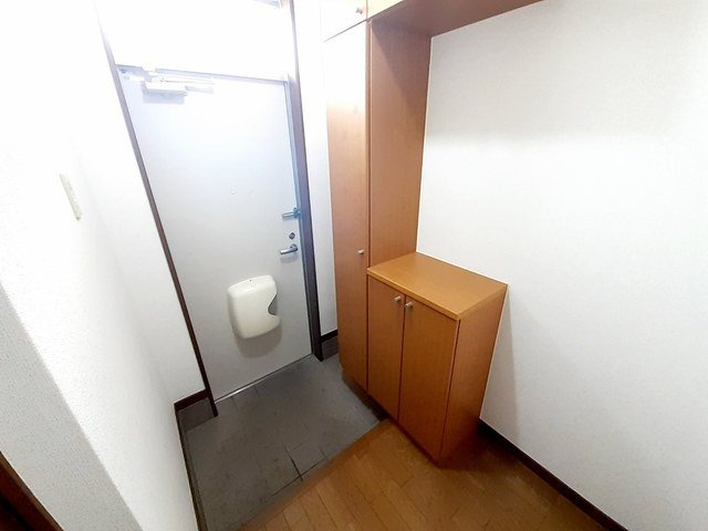 ヴィラシャルマンＣの玄関