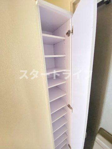 大阪市淀川区西中島６丁目の賃貸マンションの収納