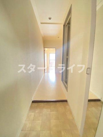 大阪市淀川区西中島６丁目の賃貸マンションの玄関