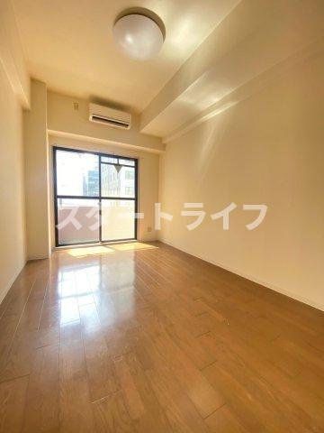大阪市淀川区西中島６丁目の賃貸マンションの居間・リビング