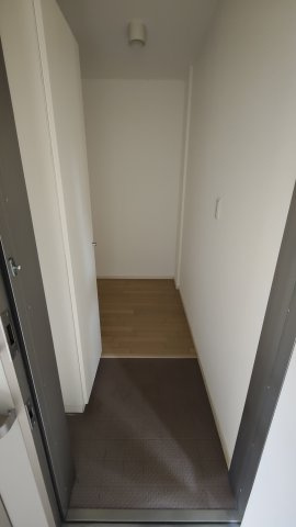 【玄関】エスコート山根