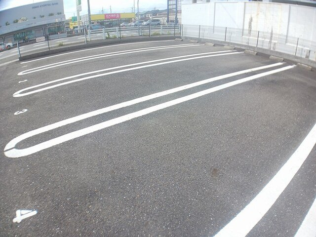 ビサイドアヴェニューの駐車場