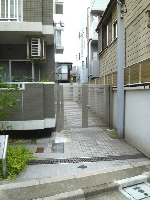 初台プレイスのエントランス