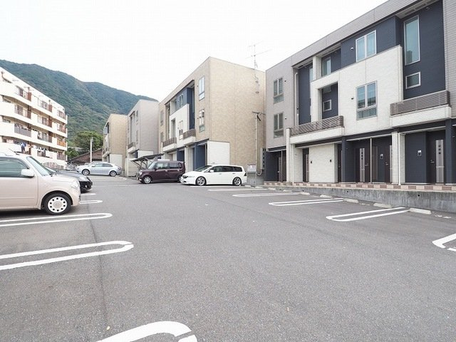 【駐車場】 | ラインハイム足立山Ｄ | 駐車スペースもあります