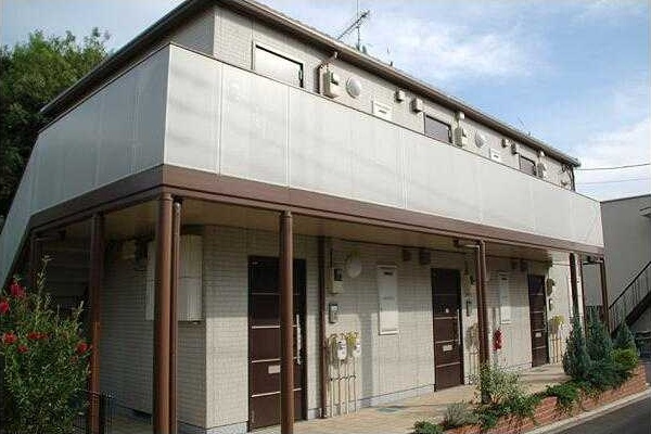 小金井市梶野町４丁目のアパートのエントランス
