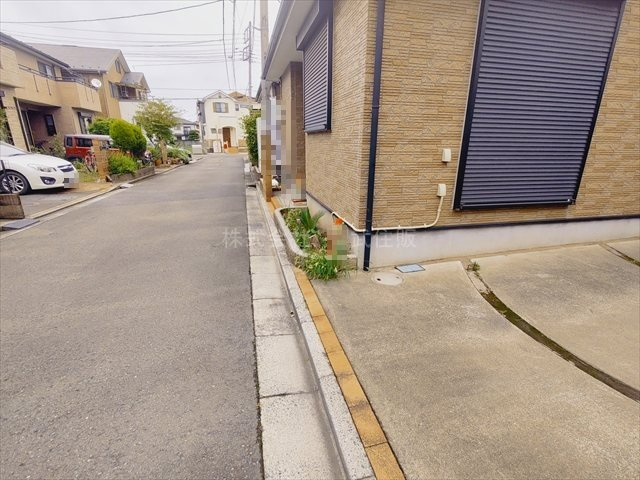 【前面道路含む現地写真】の画像