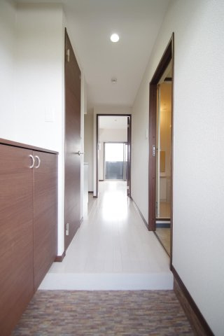 クロノス29新町の玄関