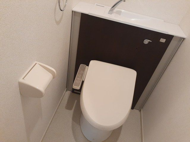 カーサ　イリーデＮＩＳＨＩＮＯのトイレ