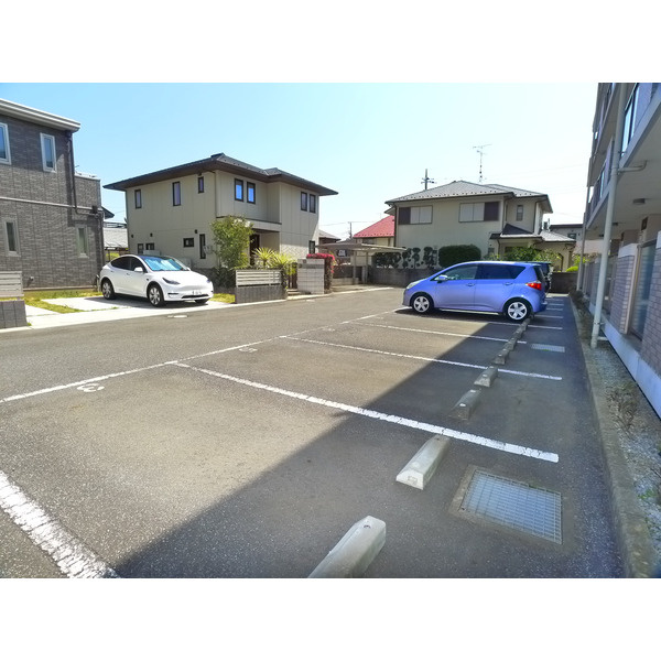 ロイヤル　ガーデンの駐車場