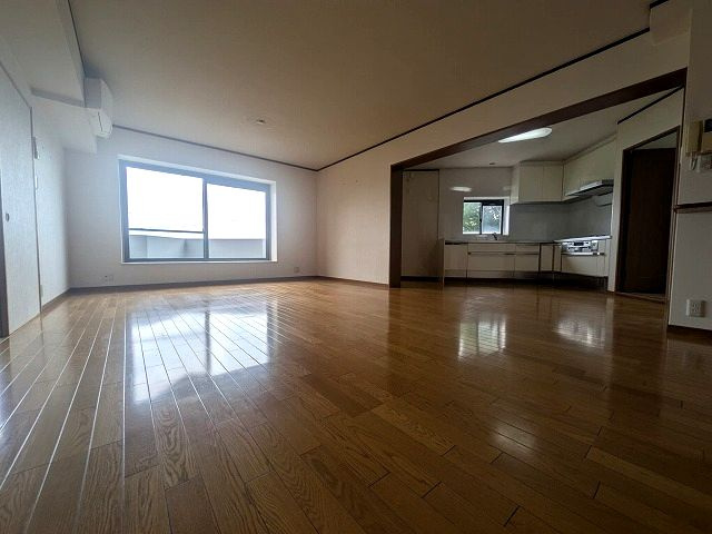【居間・リビング】 | 東区松崎1丁目事務所