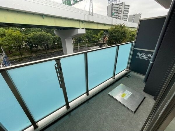 ブルジュ385パークアベニューのバルコニー