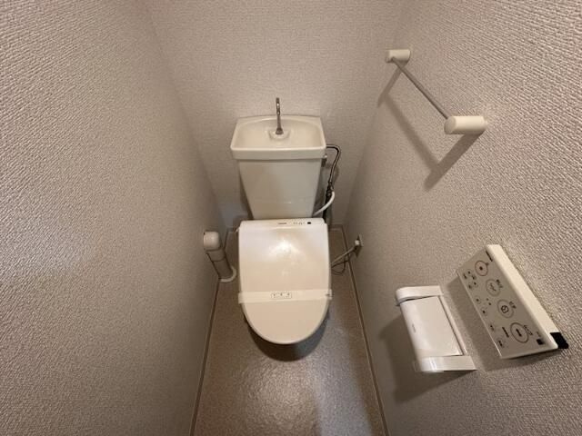 横浜市青葉区千草台の賃貸マンションのトイレ