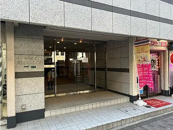 トーカン池袋第二キャステールのエントランス