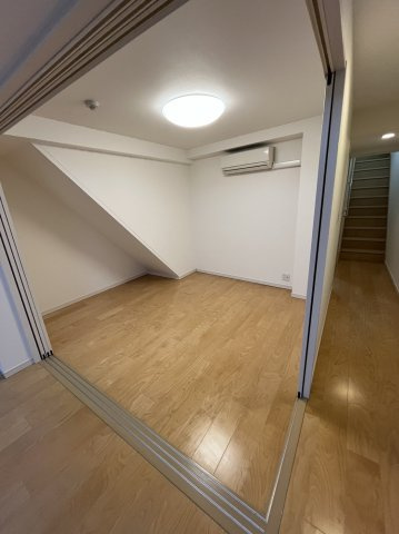 デュプレクス白山の寝室