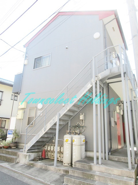 茅ヶ崎市赤松町のアパートの外観