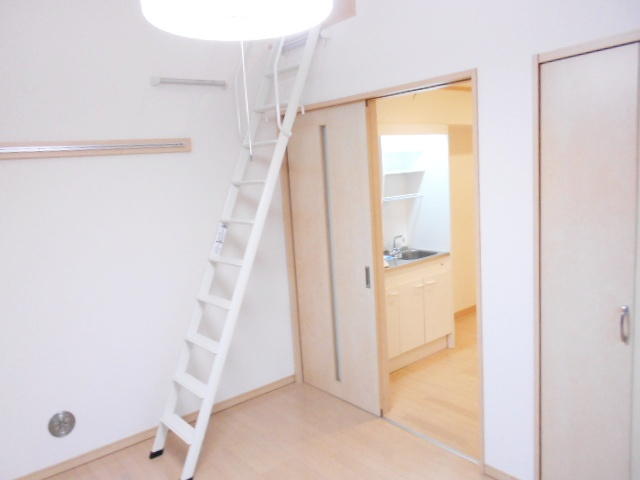 茅ヶ崎市赤松町のアパートの寝室