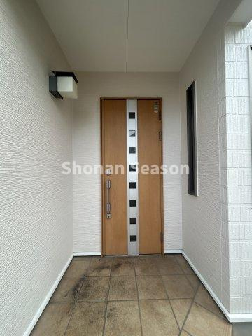 【現地画像あり】海老名市国分南　中古戸建　35.56坪の玄関|内覧の際には新生活をイメージしながらごゆっくりとご覧ください♪