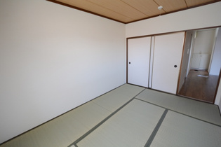 ハートランド逆瀬川の和室