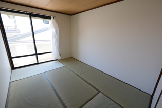 ハートランド逆瀬川の和室