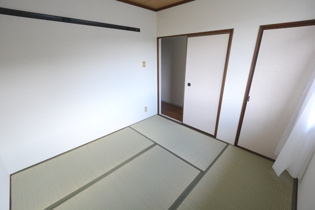 ハートランド逆瀬川の寝室