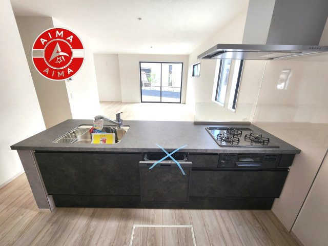 糟屋郡篠栗町和田4丁目第5-2棟（2号棟）　のキッチン|ご家族を近くに感じられる対面キッチンのLDK。会話もはずみそうですね。