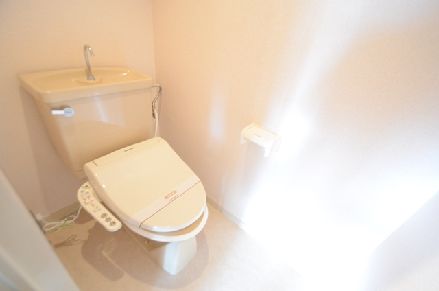 ウォシュレット付きのトイレです♪