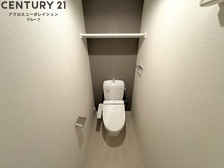 温水洗浄便座付きのトイレです☆