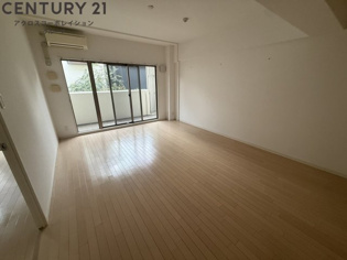 シャルム甲子園口の居間
