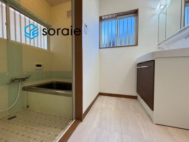 入間市小谷田1丁目　中古戸建の脱衣所|10/8　撮影