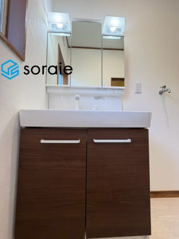 入間市小谷田1丁目　中古戸建の独立洗面台|10/8　撮影