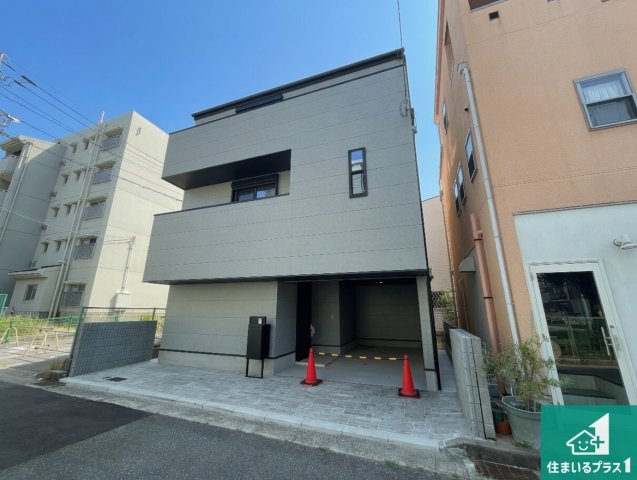 西宮市今津久寿川町　新築一戸建ての外観|安心の10年保証！外観を美しく保ち、雨水で汚れを落とします！気になることがありましたら、お気軽にお問い合わせください！